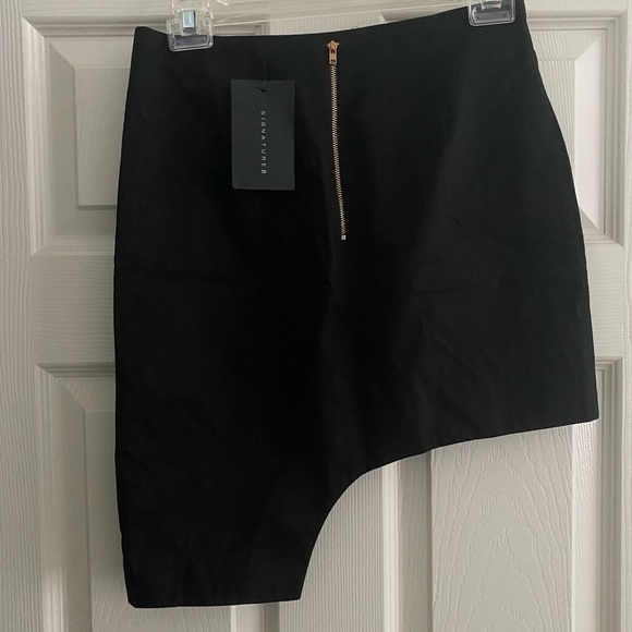 Mini skirt - Picture 2 of 3